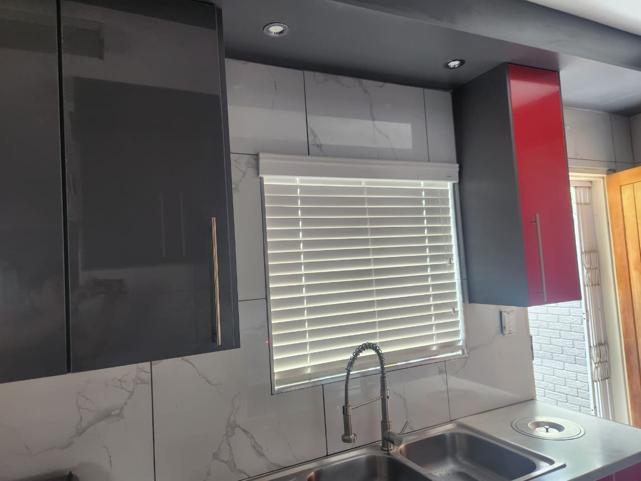 Horizontal Venetian blind fitted by Linric Blinds