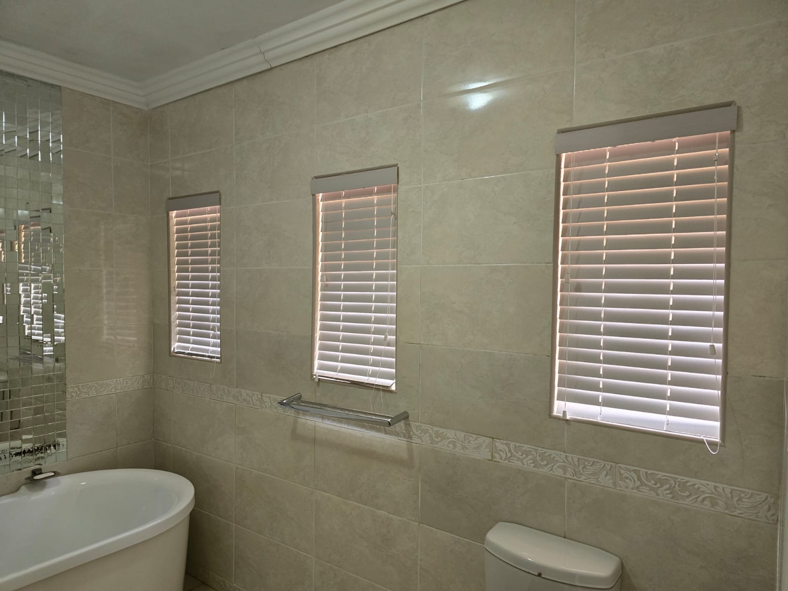 Horizontal Venetian blind by Linric Blinds